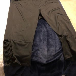 Black Capri fitness pants